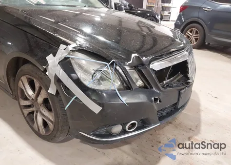 2010 Mercedes-Benz E 350 4Matic z USA, uszkodzony, nr VIN WDDHF8HB7AA254733